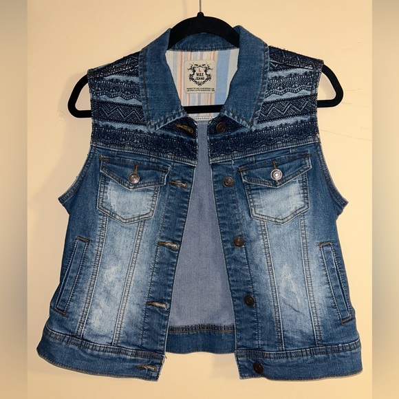 Women’s Denim Vest - Picture 1 of 3